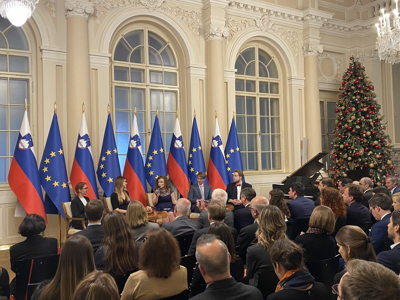 V tujini izobraženci pustili vtis v preko 50 državah