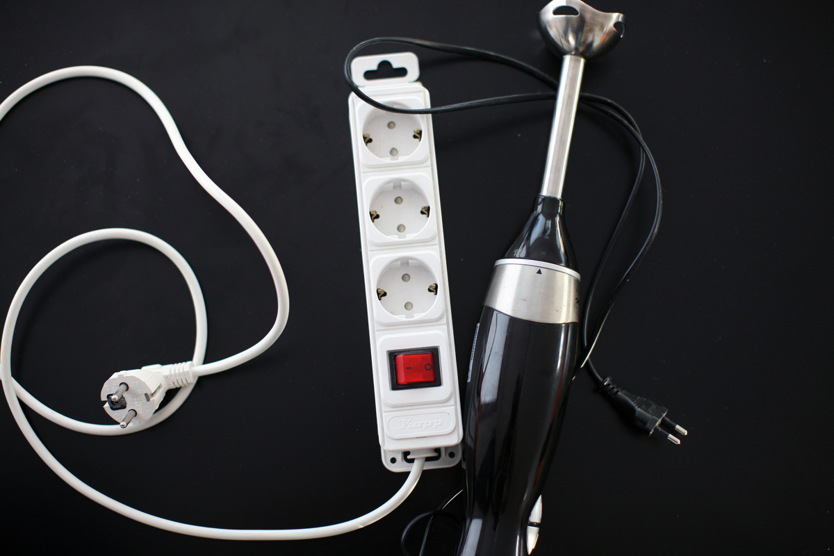 Raziskava: Več kot polovica gospodinjstev z električnimi napravami ne ravna učinkovito