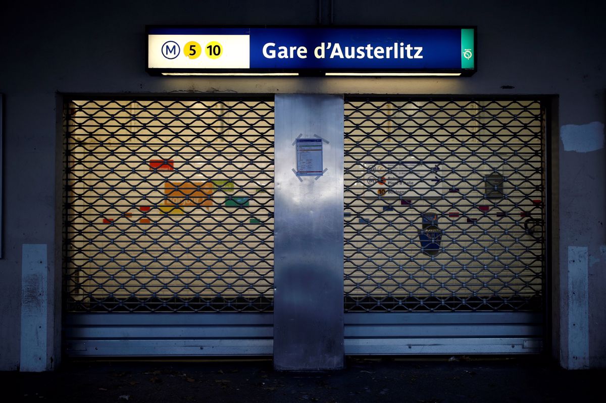 V Parizu na metroju napadene tri ženske, osumljenca ujeli