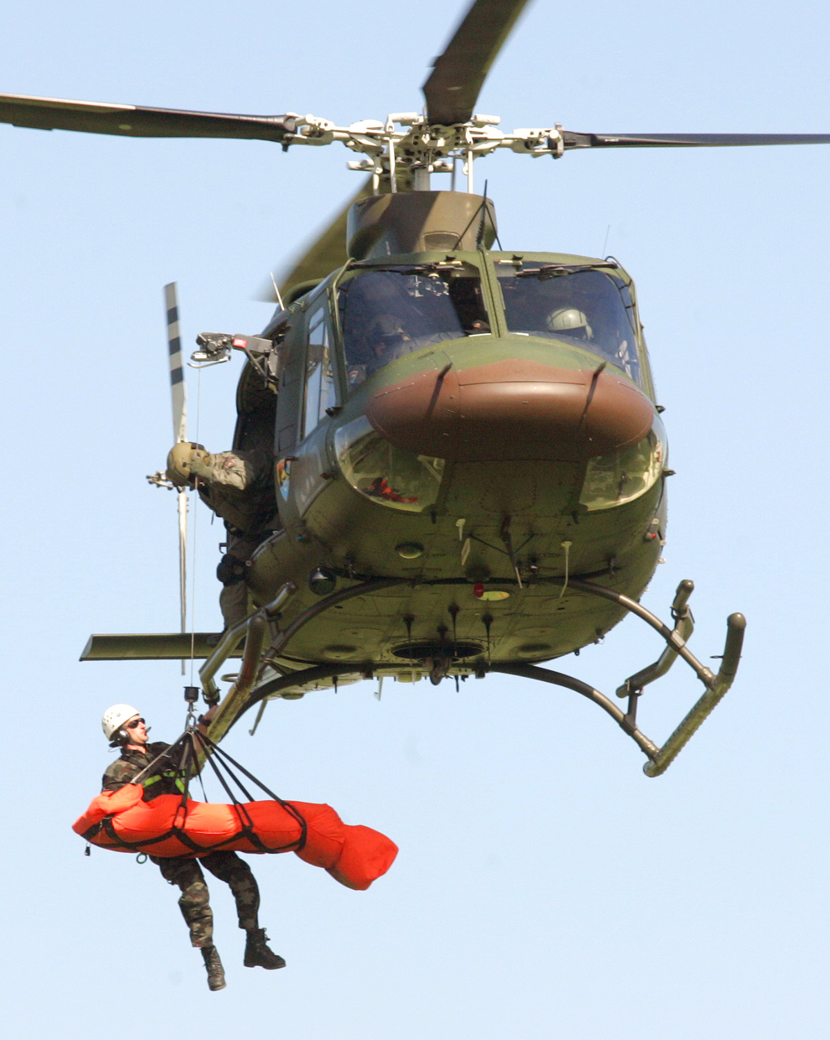 Dežurne posadke letalstva Slovenske vojske lani opravile rekordno število reševanj