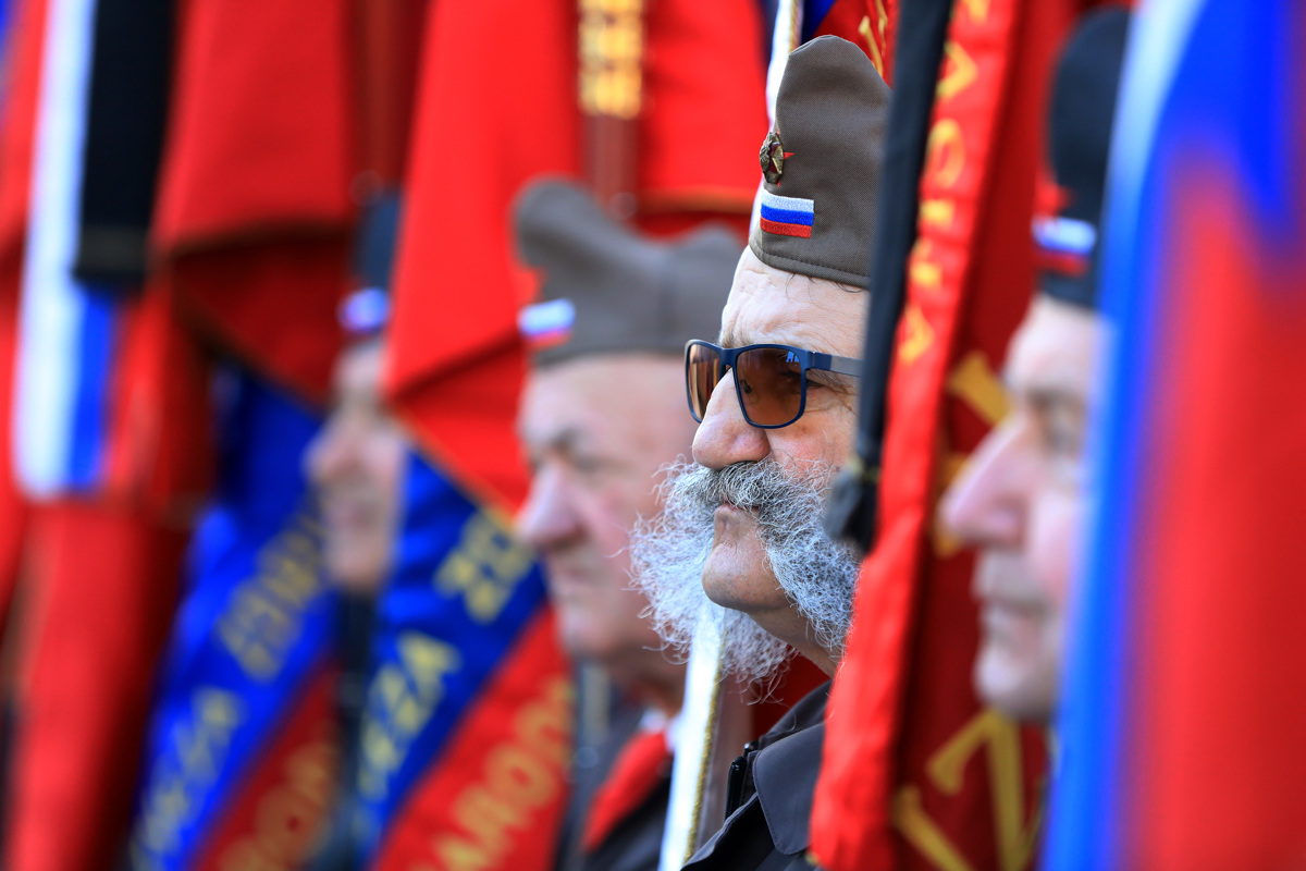 Z vojaškimi častmi slovo od Janeza Stanovnika, ki so mu rekli oče naroda