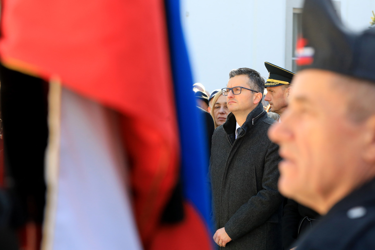 Z vojaškimi častmi slovo od Janeza Stanovnika, ki so mu rekli oče naroda