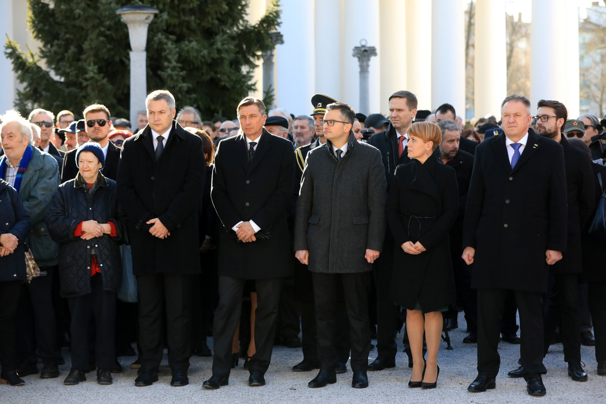 Z vojaškimi častmi slovo od Janeza Stanovnika, ki so mu rekli oče naroda