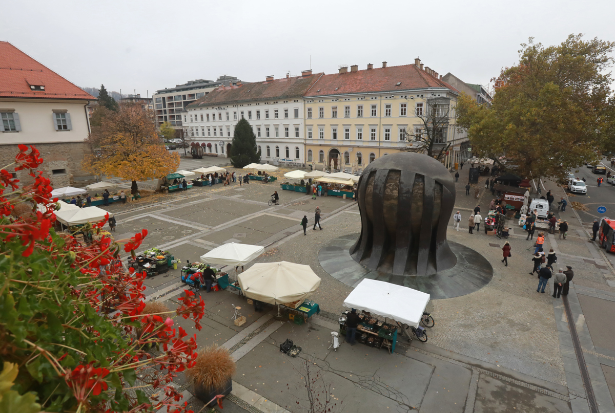 Odziv na ukinitev tržnice na Trgu svobode: "S tem izenačujemo položaj lokalnih pridelovalcev na drugih tržnicah"