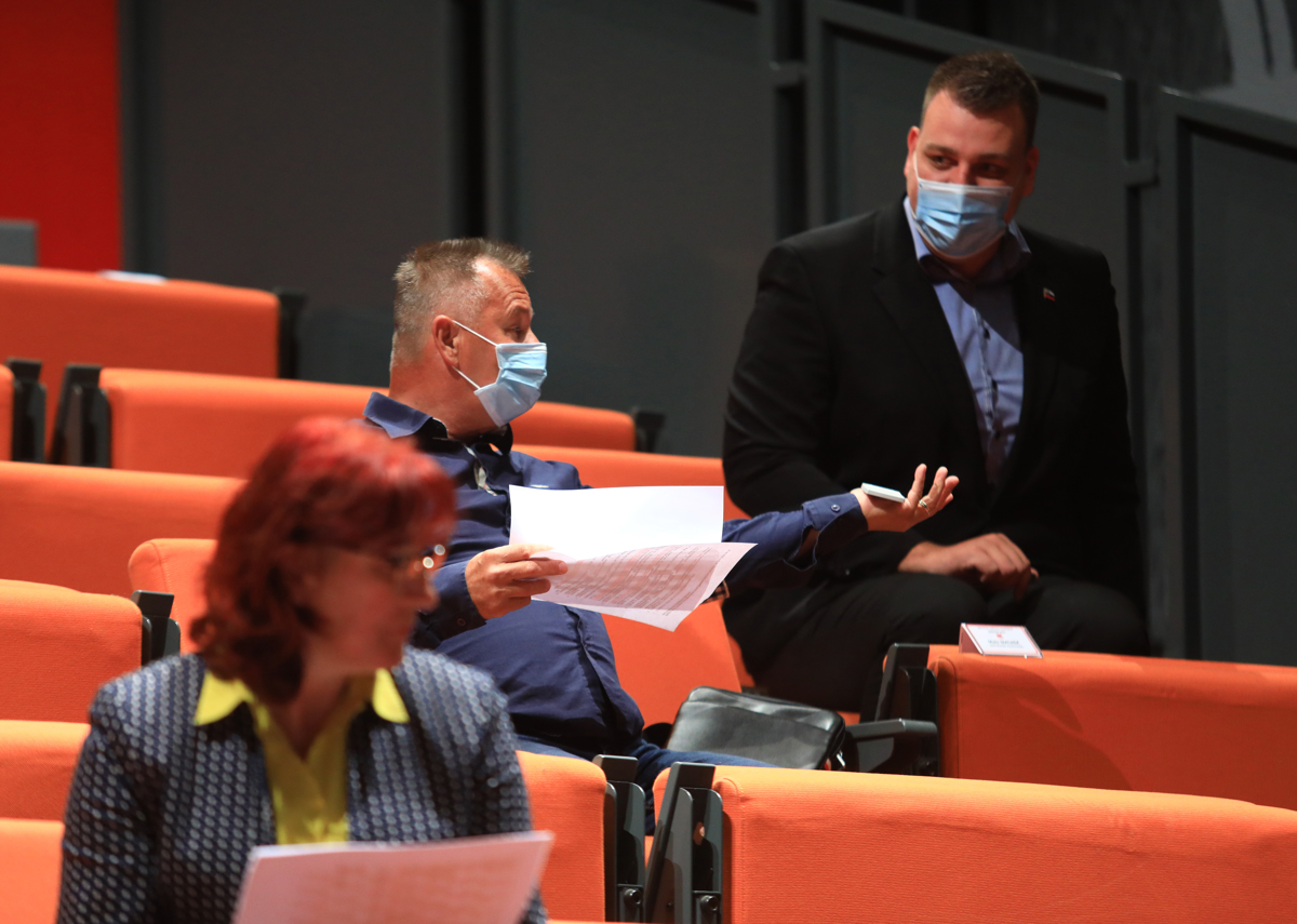 Mariborskega mestnega svetnika odstranili s seje: Dokazati želi, da so takšne prakse nedemokratične