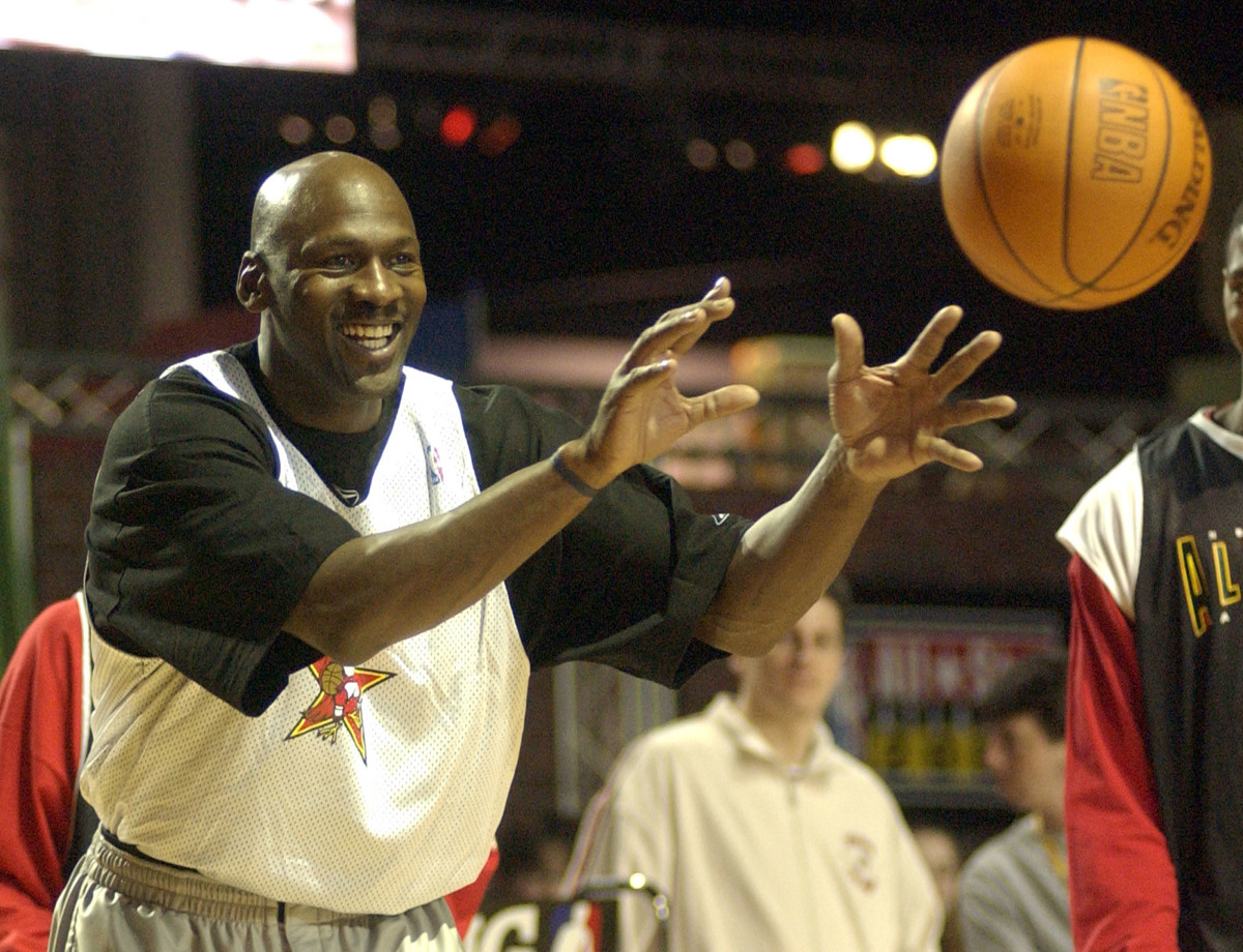 (KRITIKA) Zadnji ples: Serija, o kateri se je v zadnjem mesecu v filmskem svetu največ govorilo