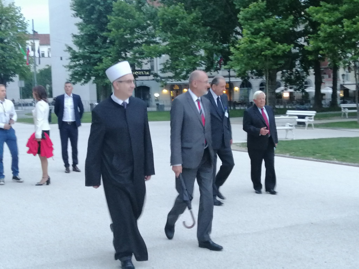 Na uradni proslavi ob dnevu državnosti tudi Milan Kučan, Dimitrij Rupel, Tanja Fajon, brata Podobnik ...