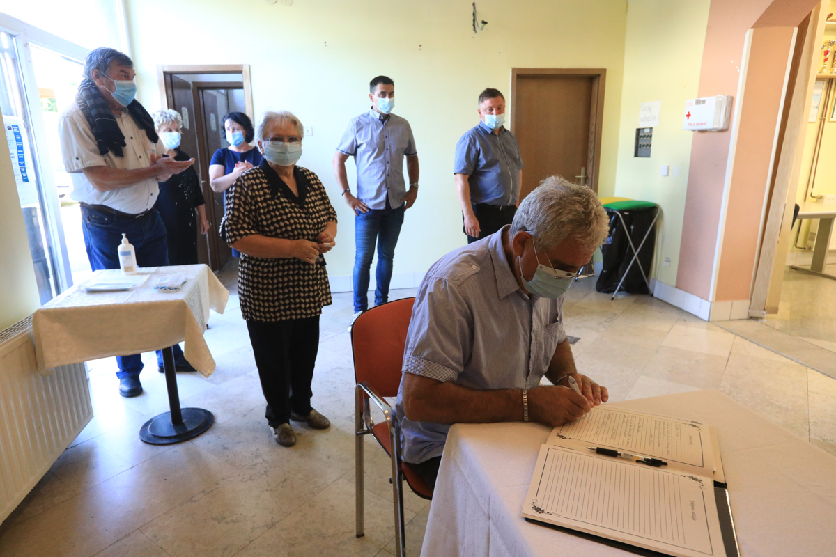 (FOTO) Občina Starše: Žalna seja za pokojnega župana Kirbiša
