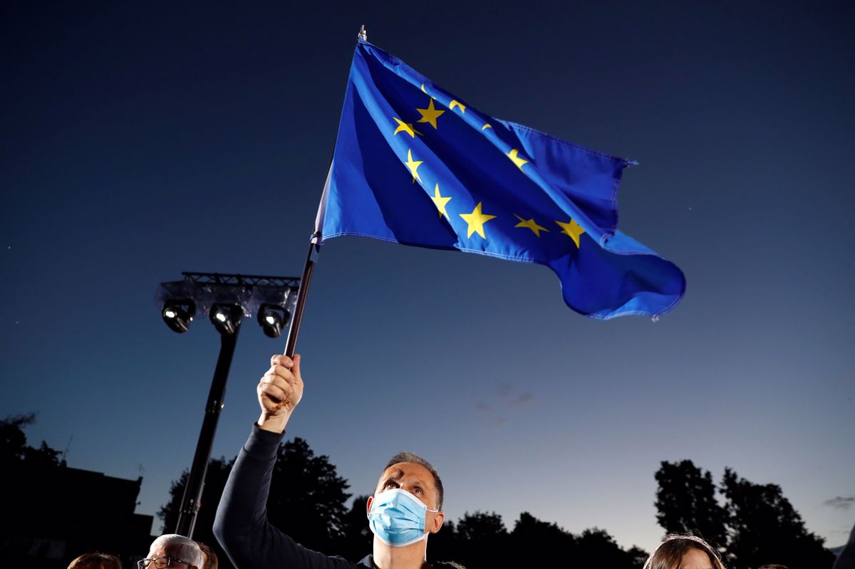 (PISMO IZ BRUSLJA) Spodbujanje in povezovanje Zahodnega Balkana na poti v EU