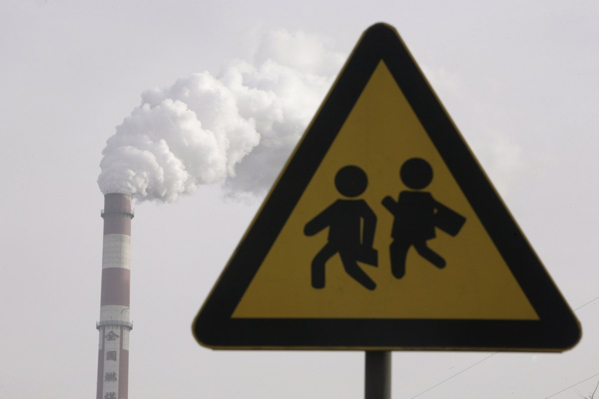 (BRANJE) Zapravljena postsocialistična priložnost