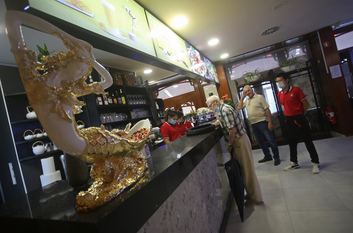 (FOTO) Nova kitajska restavracija v središču Maribora: Veliki panda kuha na veliko