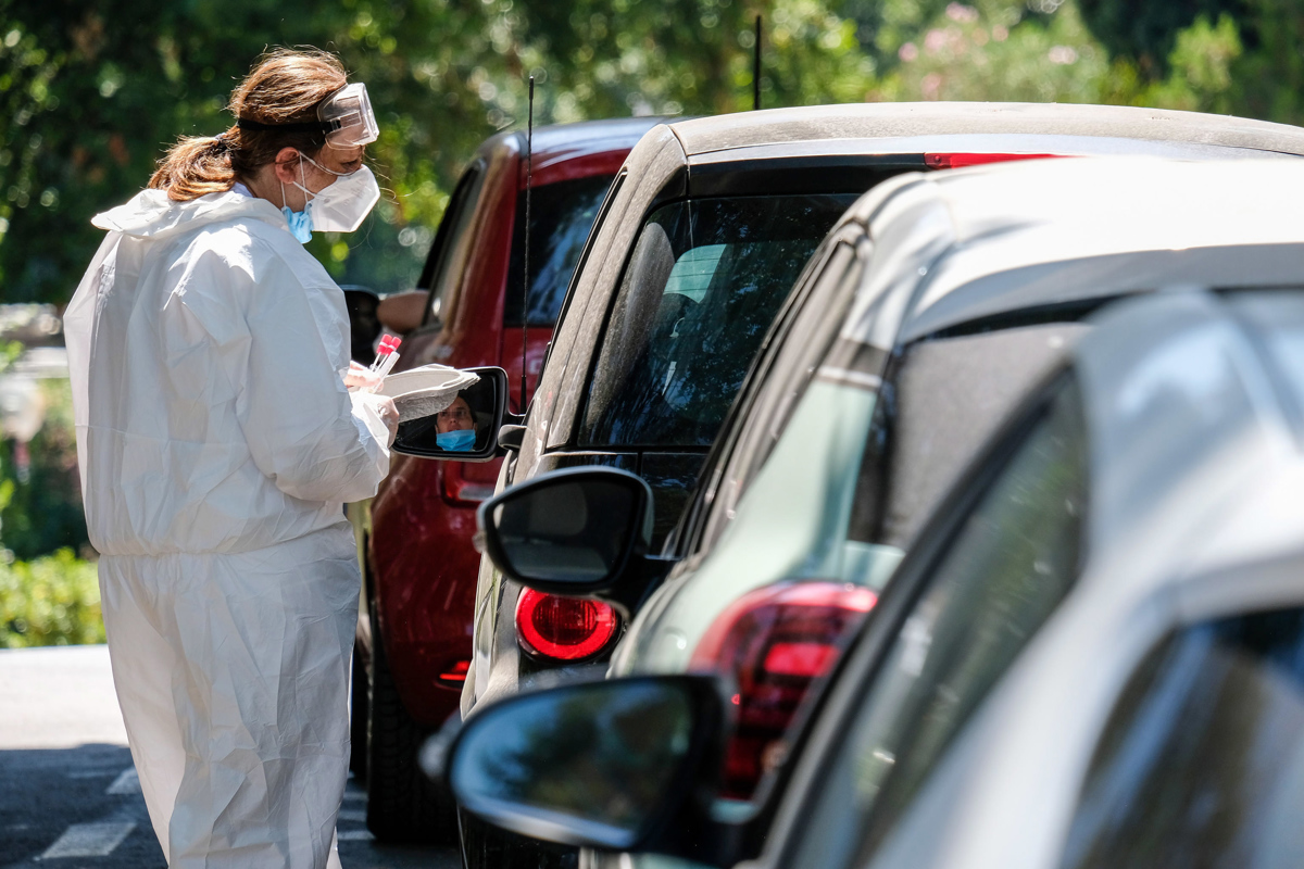Na Hrvaškem danes rekordno število okuženih, dve osebi sta umrli