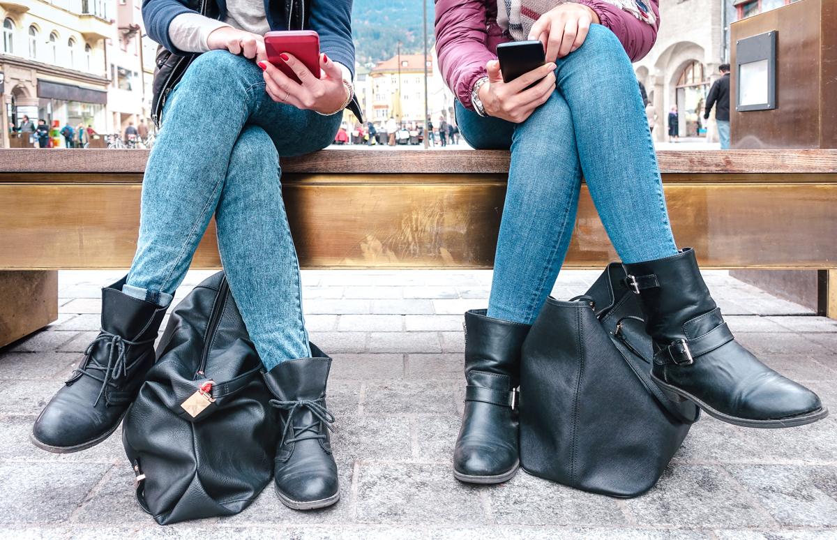 Kakšen pristop na spletu izbrati, če želimo doseči mlajše generacije?