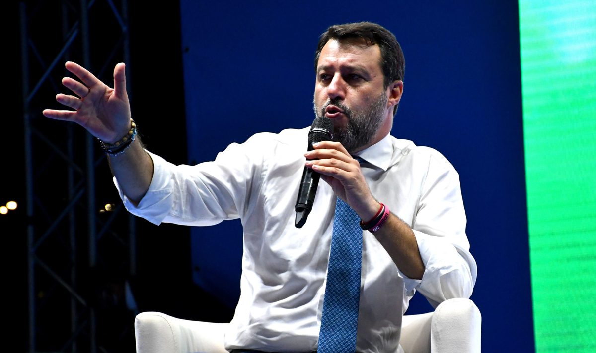 Salvini zaslišan na sodišču zaradi zadrževanja migrantov na morju