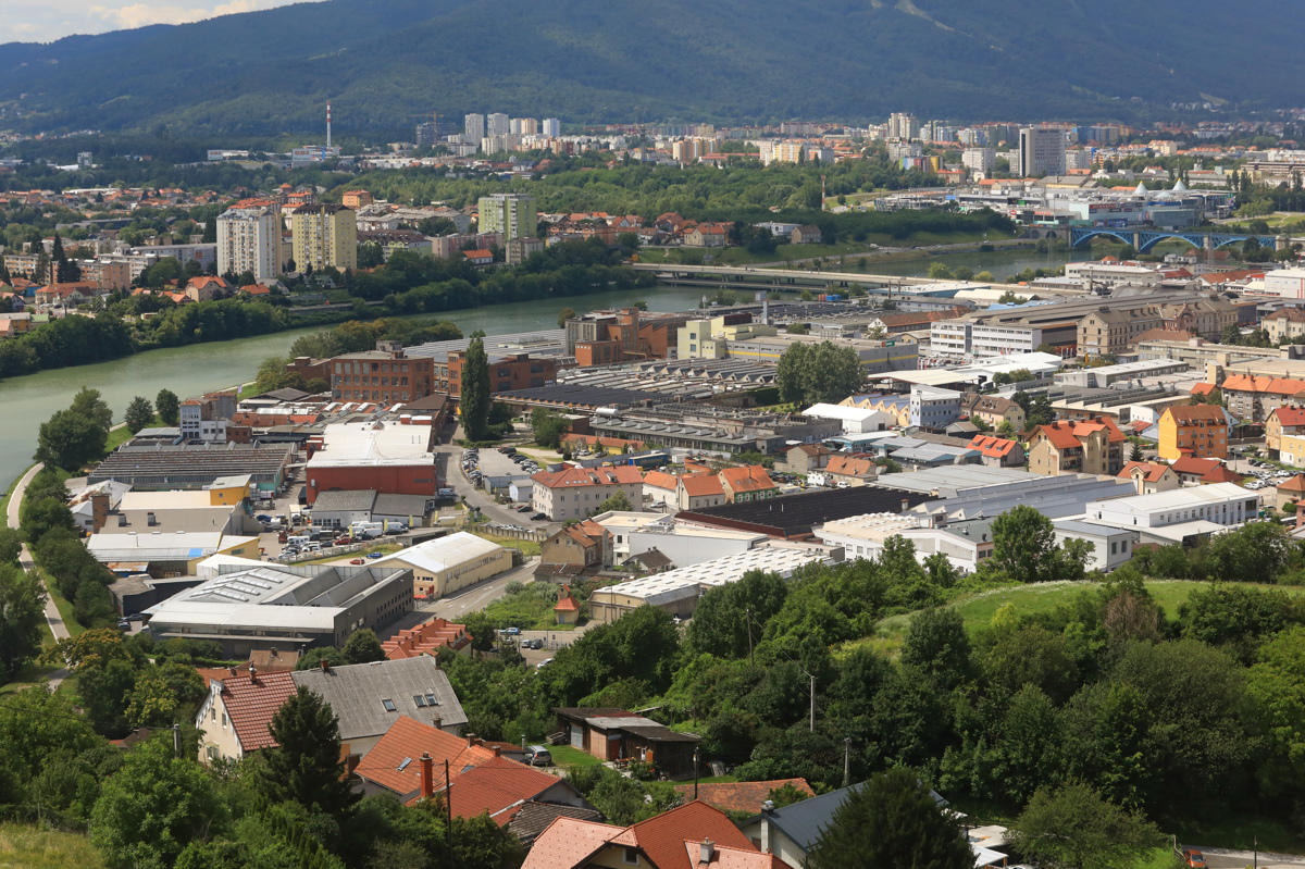 Firbcanje po Mariboru: V zapostavljenem Melju zabavne "predstave"