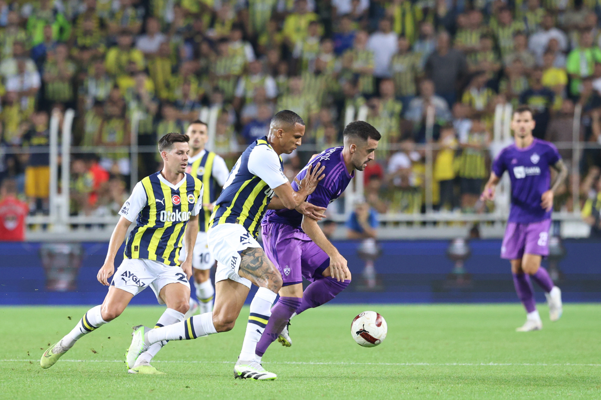 (FOTO) Znižan zaostanek zbudil velikana, Maribor poražen v Carigradu