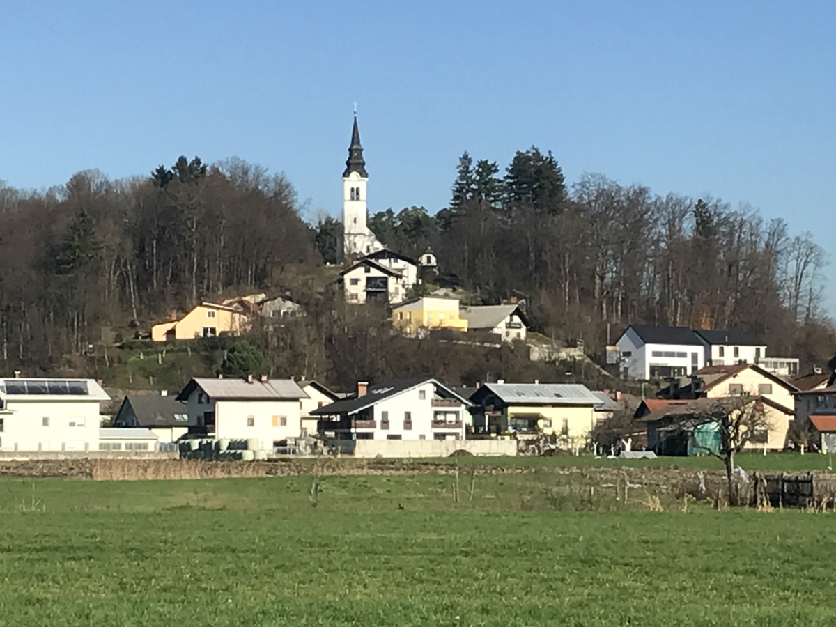 Družinska tragedija: Obupan mož zadušil ženo