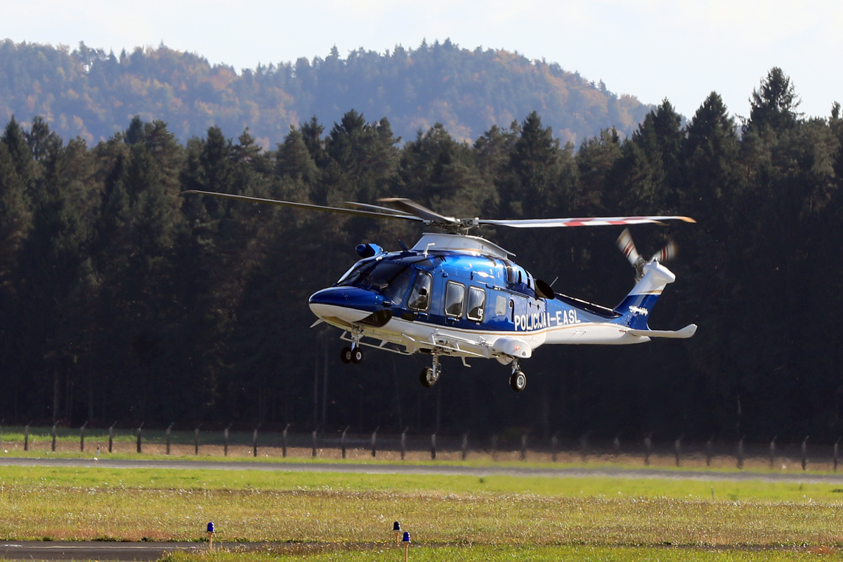 (VIDEO) Letalska policijska enota spoznavala zmogljivosti novega helikopterja