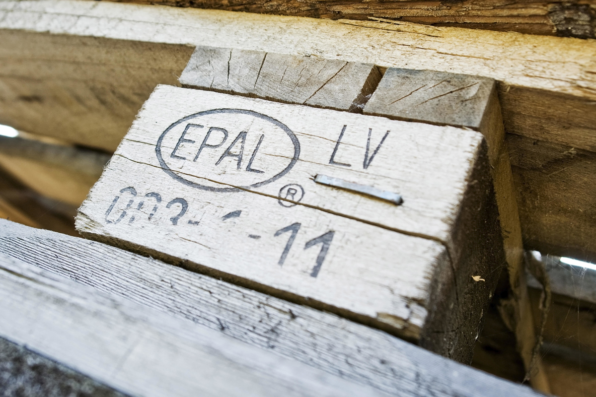 Poznavanje evropalete mu je prineslo milijon evrov