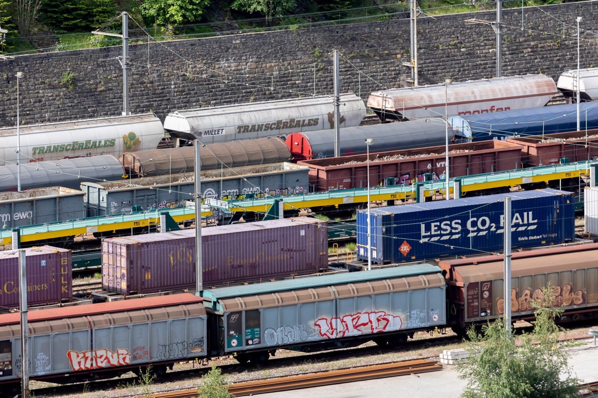 Zaradi plazu v Alpah ustavili železniški promet med Francijo in Italijo