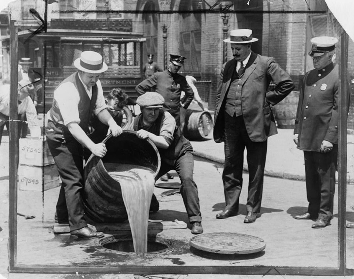Pred 100 leti v znamenju prohibicije: Rjoveča dvajseta so bila - suha