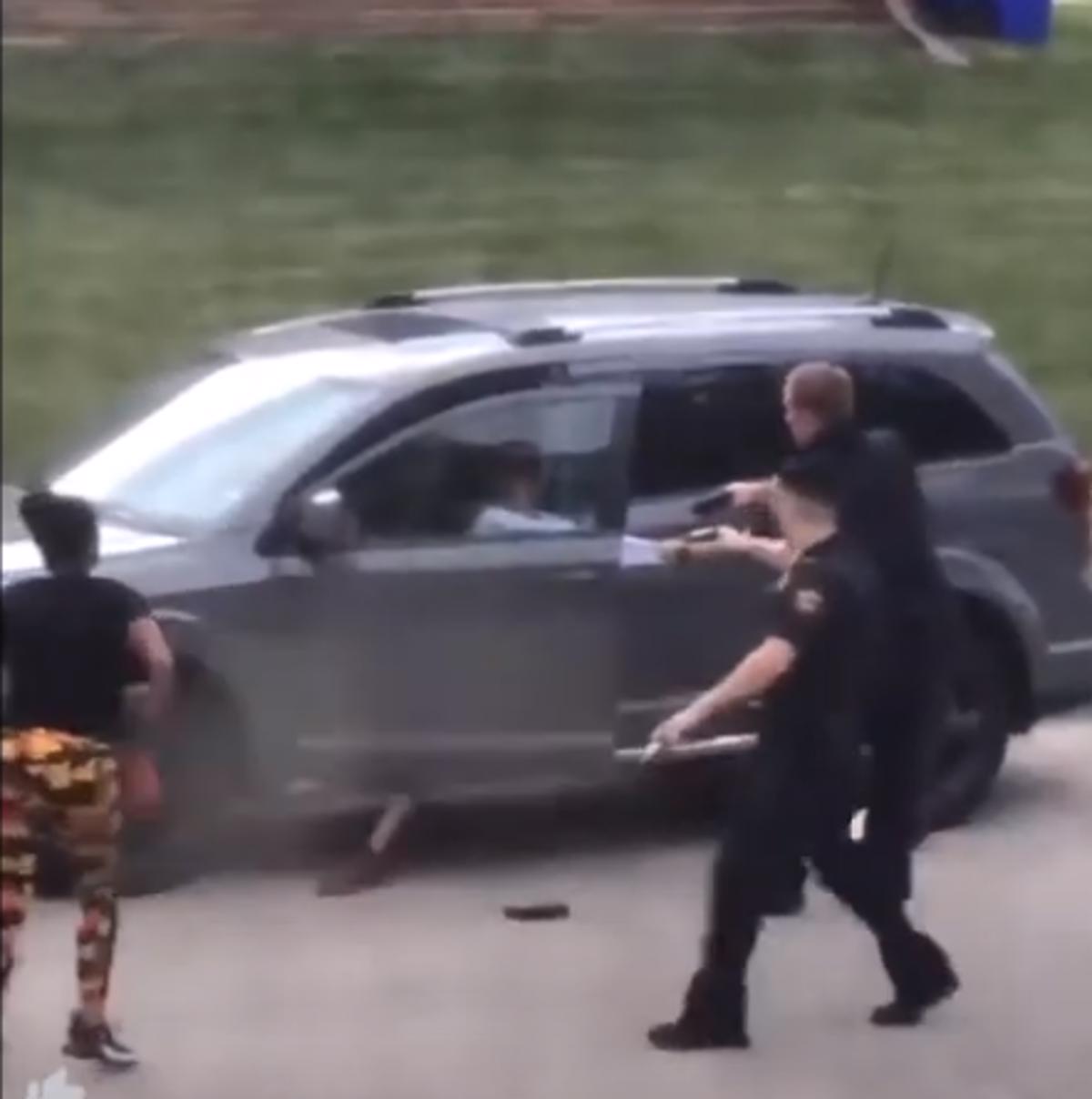 (VIDEO) V ZDA spet priča policijskemu nasilju: Temnopoltega moškega je v hrbet ustrelil sedemkrat