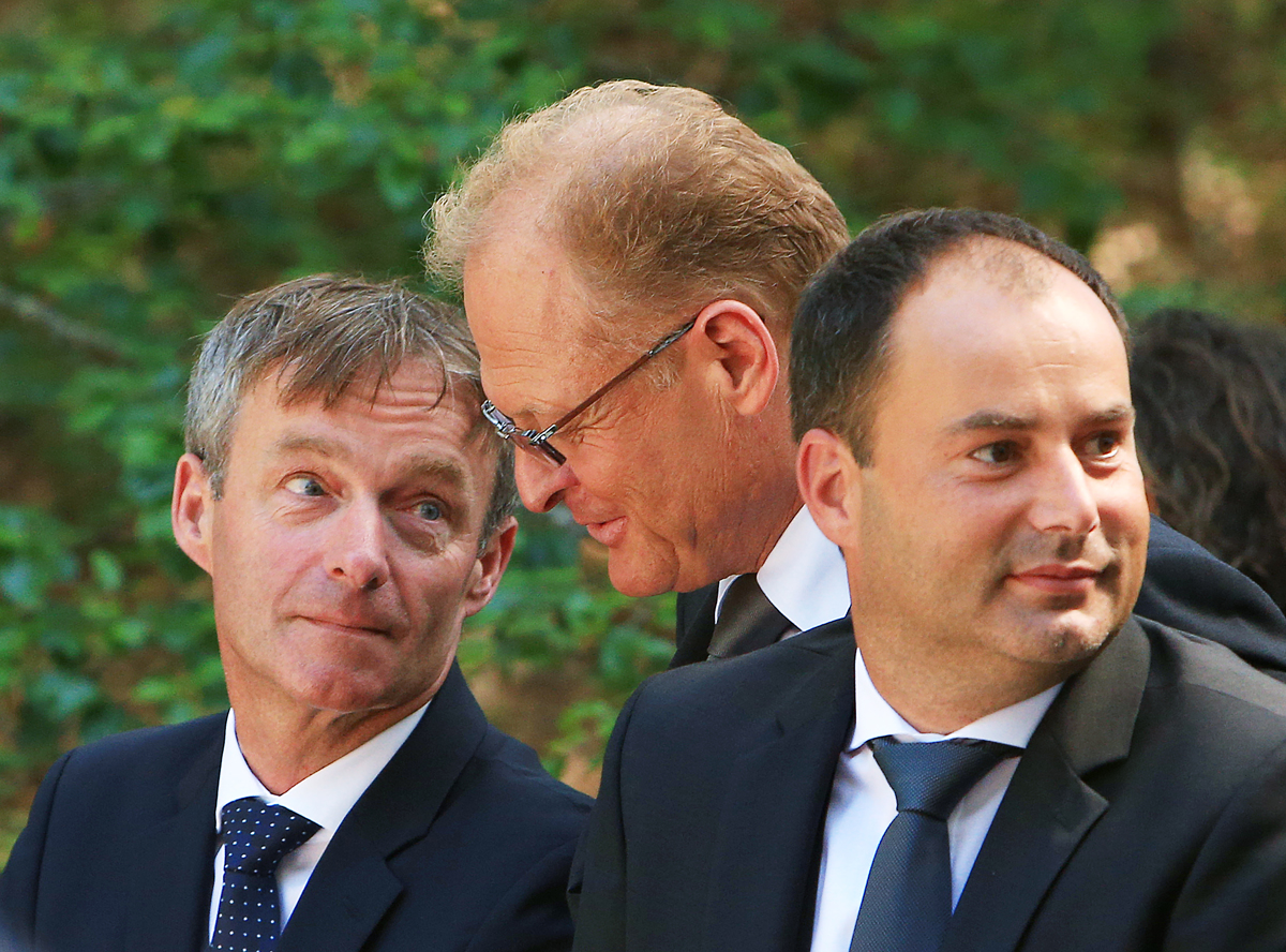 Neuspešen nasprotni predlog višjih dividend