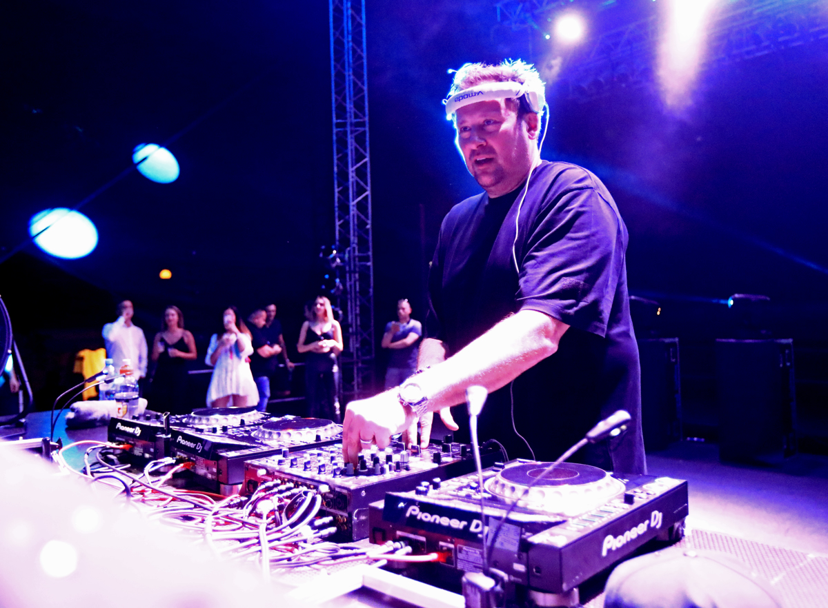 (FOTO) Umek zbombardiral Maribor