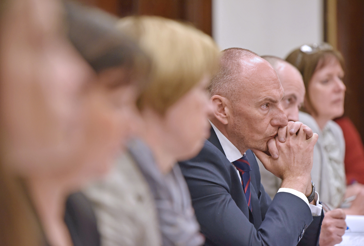 Nikogar od že opredeljenih ne bi "vrgli na cesto"