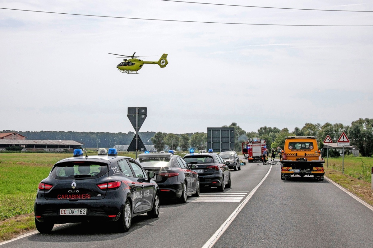(FOTO) Voznik naj bi zaspal za volanom in z lancio trčil v tri slovenske kolesarje