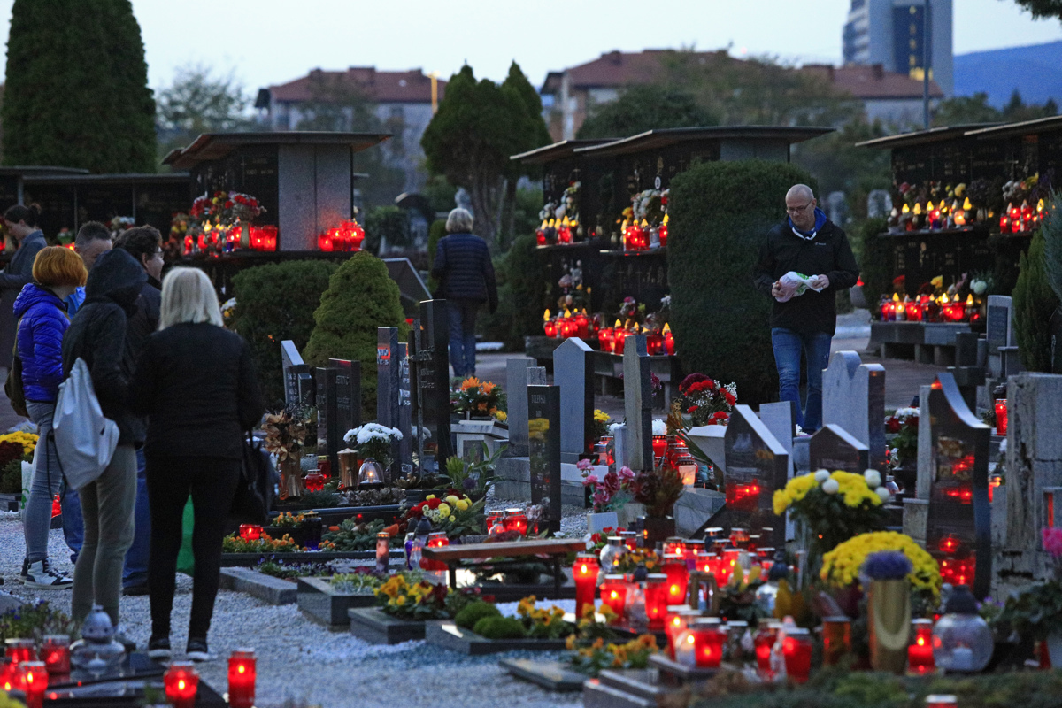 (FOTO) Tako smo počastili spomin na pokojne