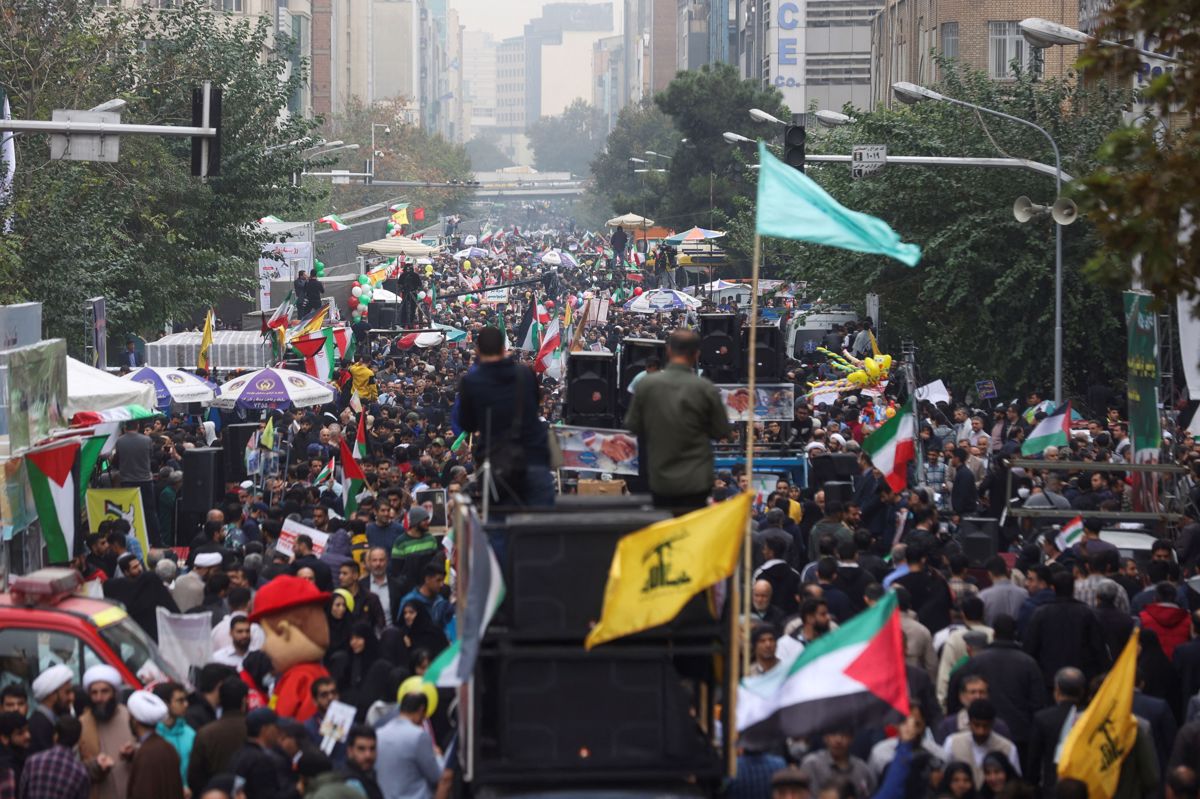 V Iranu množični protesti proti ZDA in Izraelu