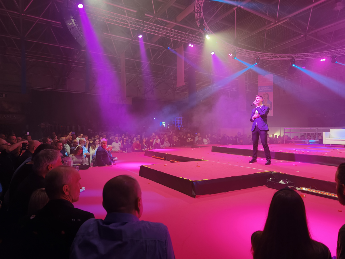 Damijan Murko je s svojim nastopom požel najglasnejši aplavz, četudi se ni slekel.