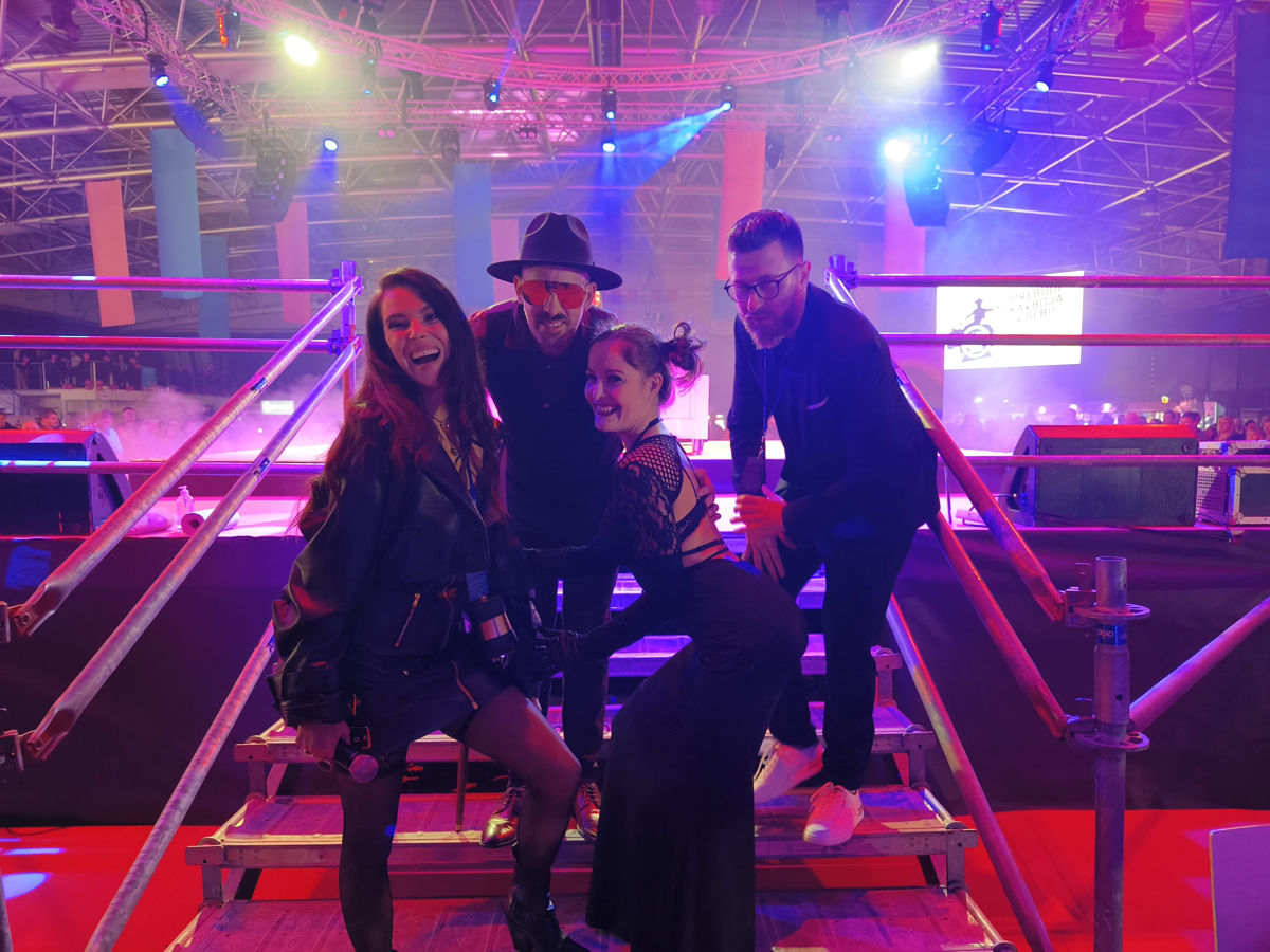 (FOTOGALERIJA) Na erotičnem sejmu Sloverotika še zmeraj dovolj akcije na odru