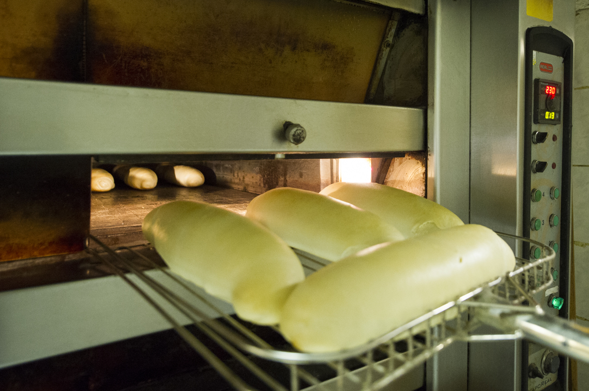 Vroča delovna mesta v Mariboru: Bi delali v pekarni za 1500 evrov? V Henklu iščejo varnostnega inženirja