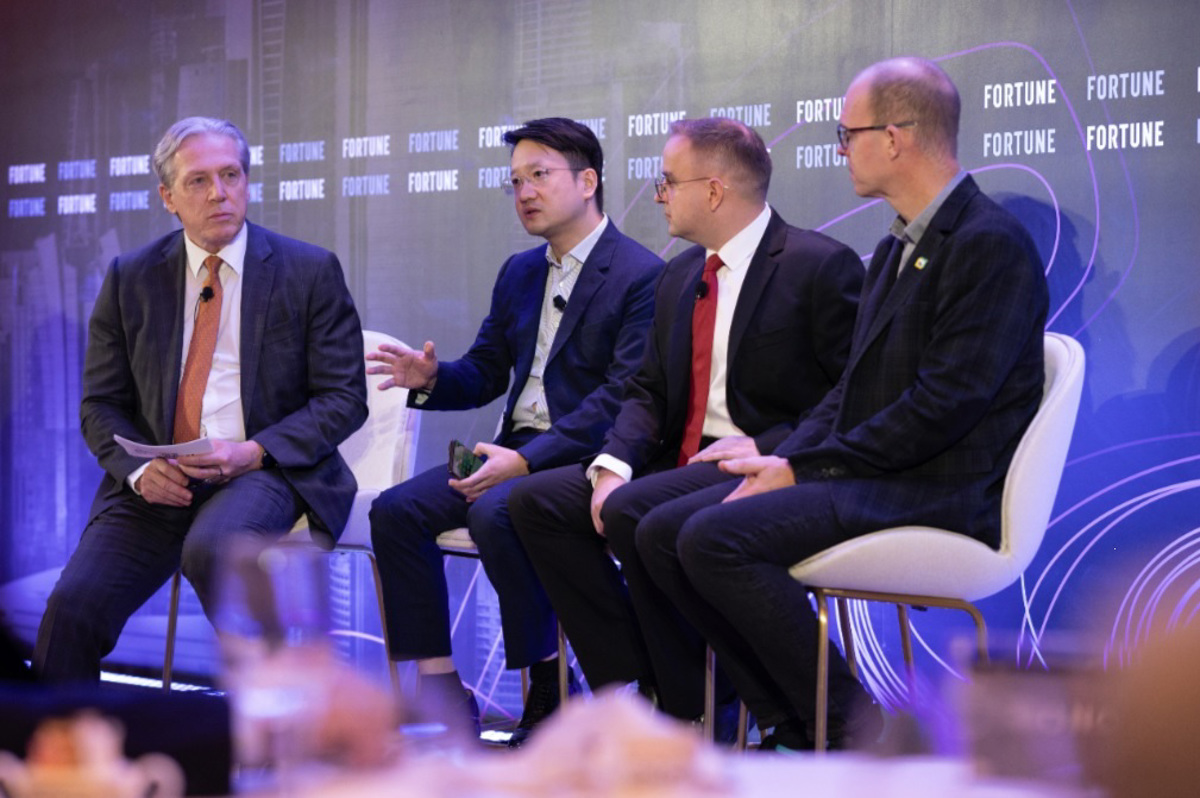 Honor predstavil prihodnost preklopnih pametnih telefonov