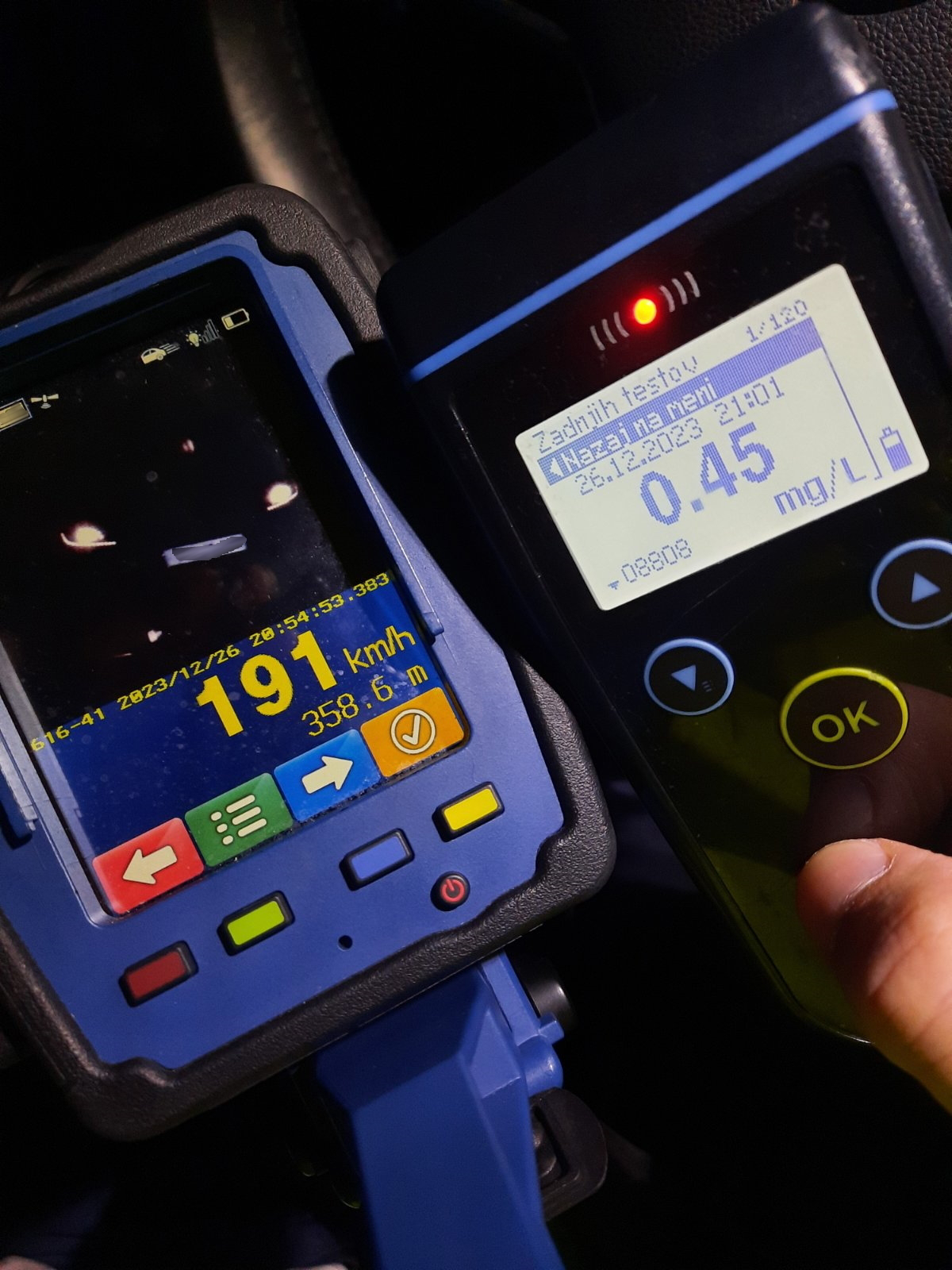 43-letnik pod vplivom alkohola dirkal po avtocesti, Bolgar v napačno smer vozil do bencinskega servisa