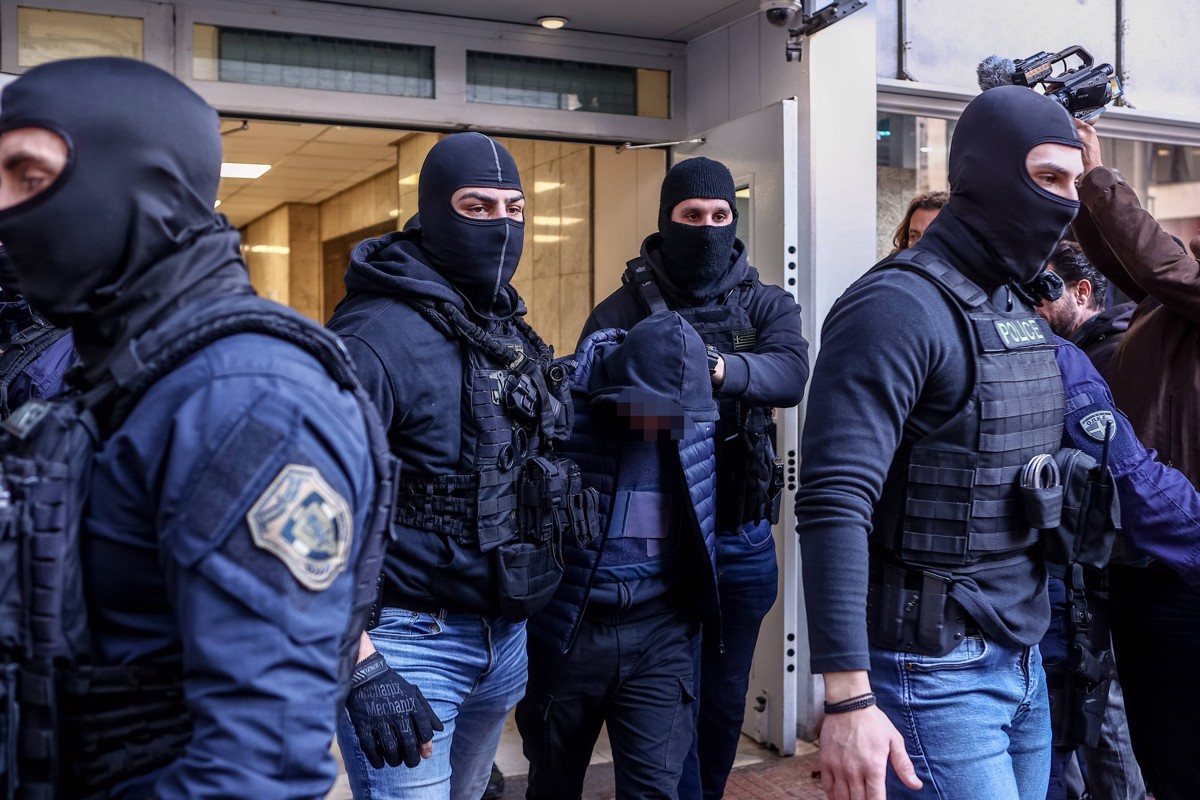 V odbojkarskem derbiju ranjeni grški policist podlegel poškodbam