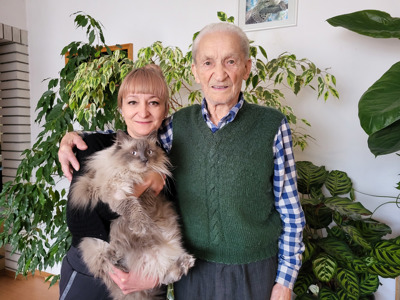 Najstarejši občan Radelj, 99-letnik Ivan Zakeršnik še vedno kuha sam, skrbi za živali in rože