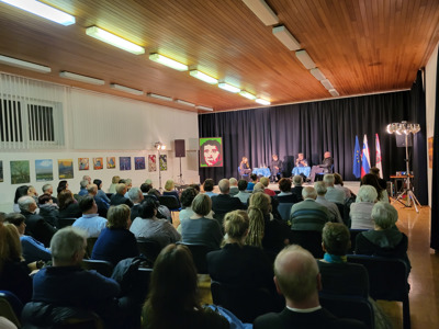 Pomembni domači umetniki so razpravljali o likovni umetnosti v Radljah