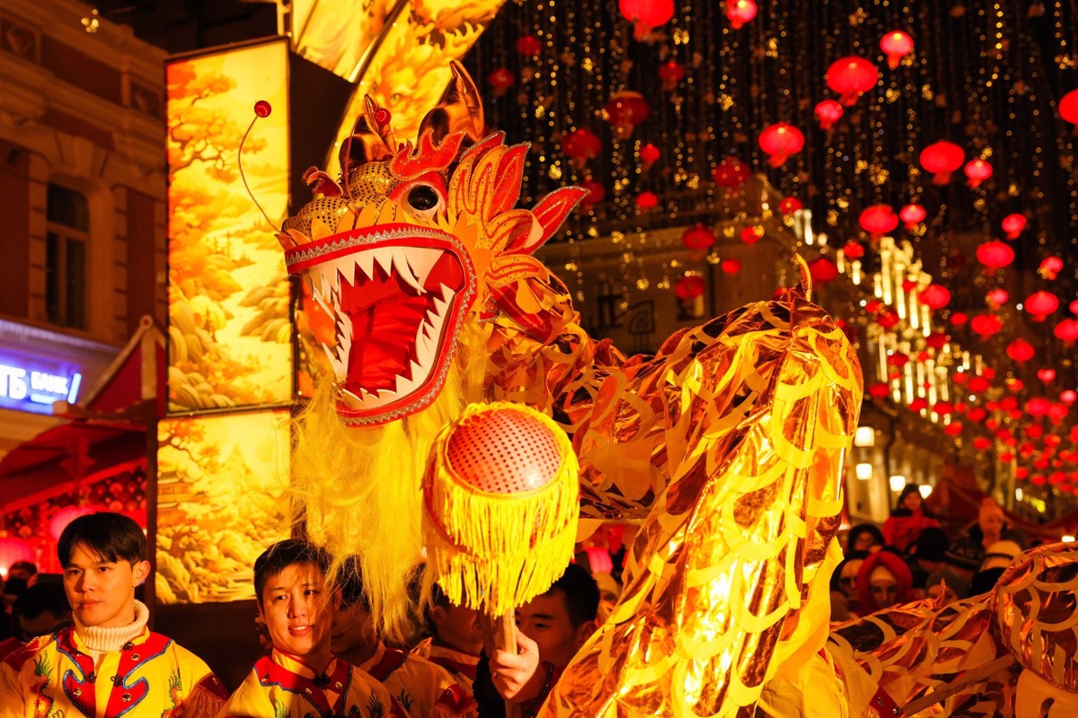 (FOTO) Kitajci vstopili v leto zmaja, ki predstavlja srečo, bogastvo in moč