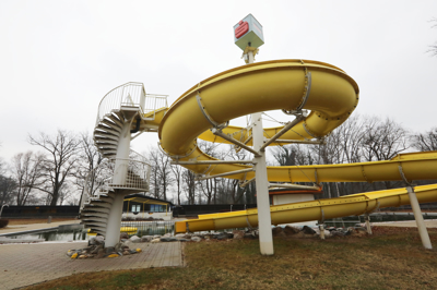 Ob reki Muri: Potunkani v bazenu Cmureka?