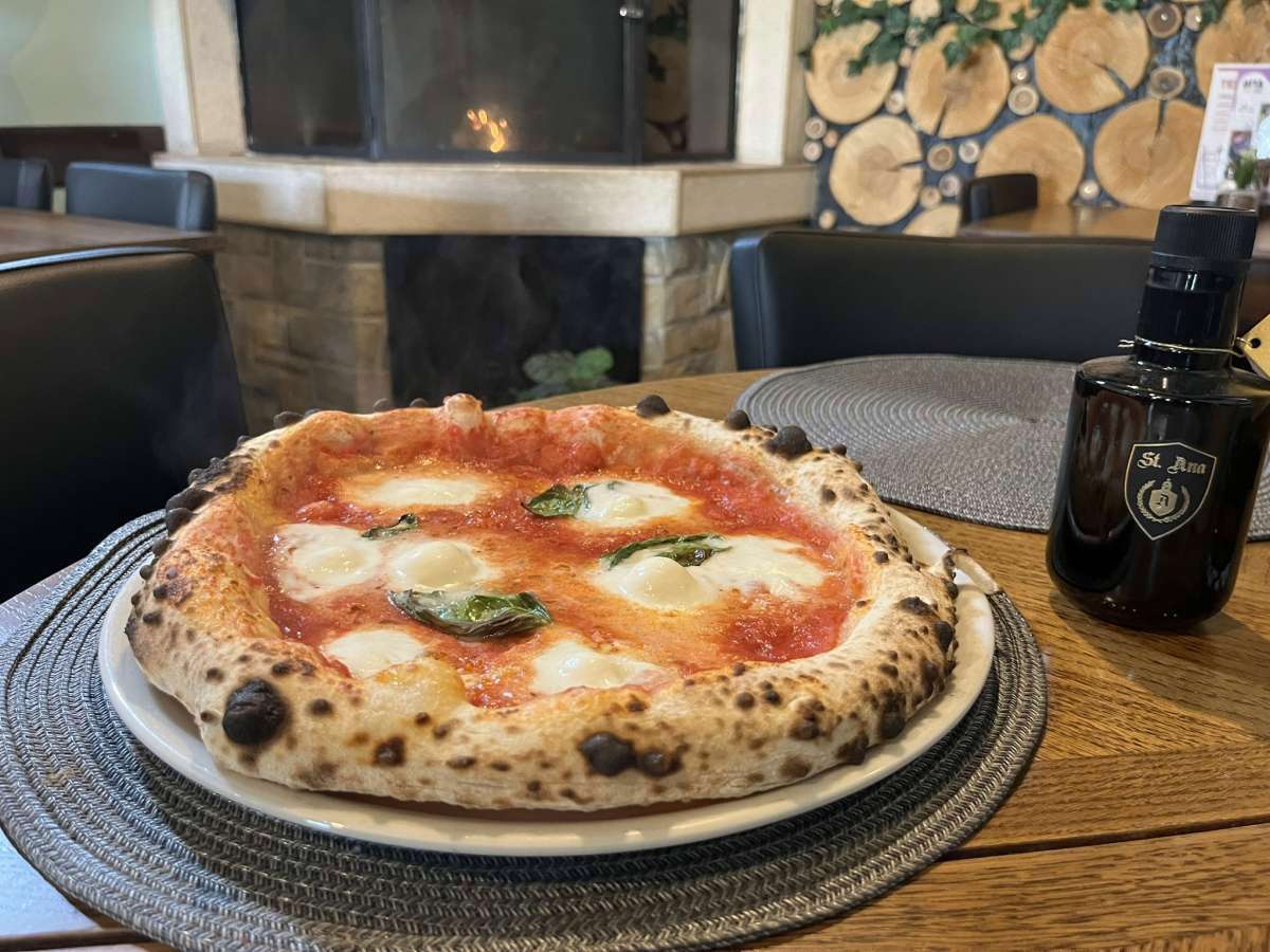 Izbor najboljše picerije Špizza: V Izoli imajo zunajserijske pice. Fuoriseria z najlepšim razgledom na morje