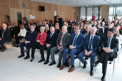 (KOMENTAR) Občine kot temelj in pobudnik razvojnih priložnosti