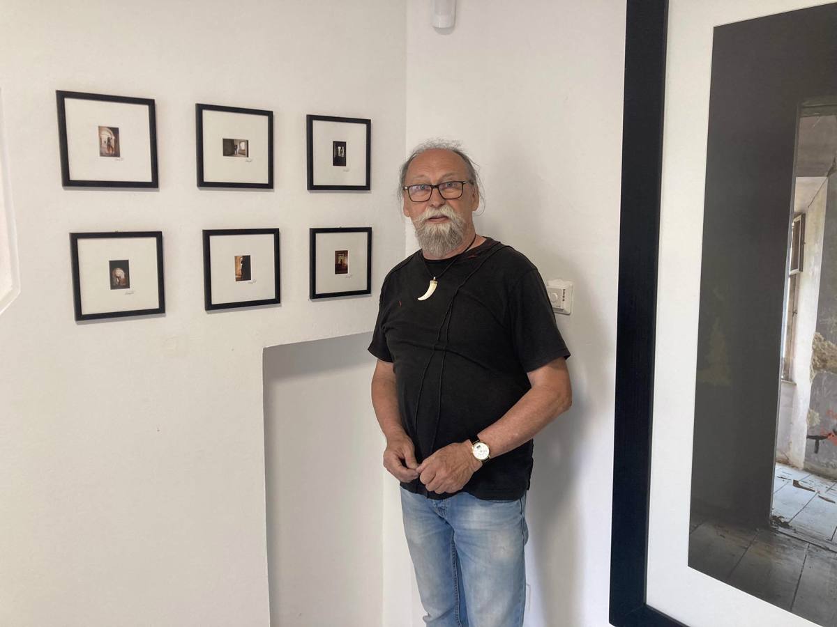 Društvo Trafika predstavlja razstavo aktov. Ženska lepota v miniaturah