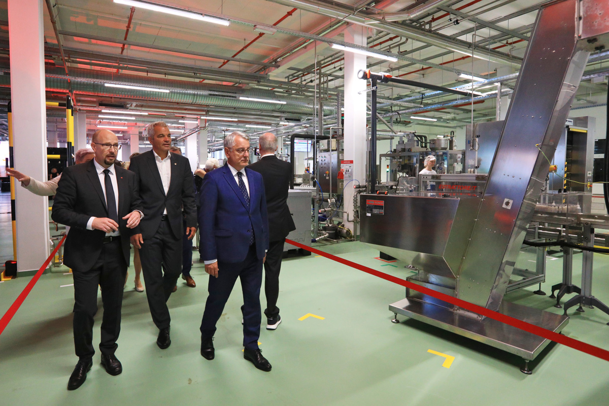 (FOTO) Tuje naložbe v Mariboru: Evropski center za barve za lase