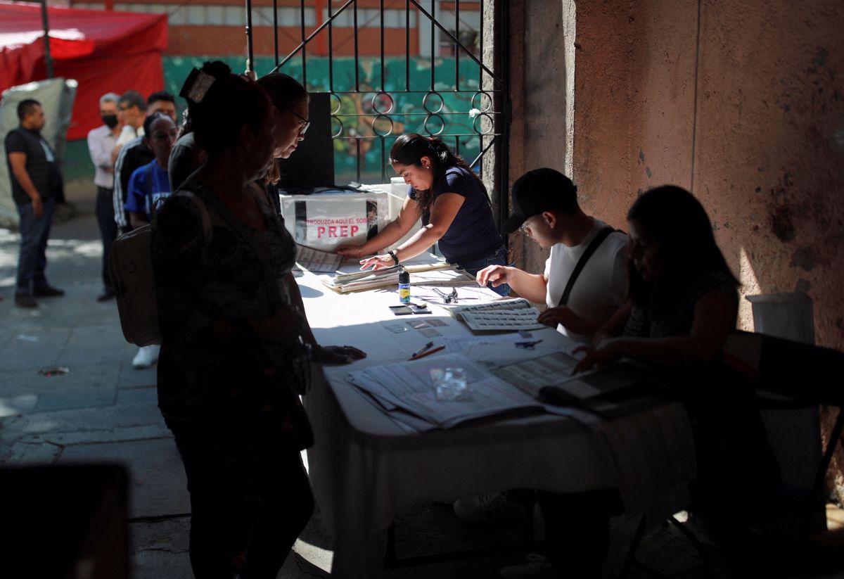 V Mehiki pred odprtjem volišč ubili kandidata na lokalnih volitvah