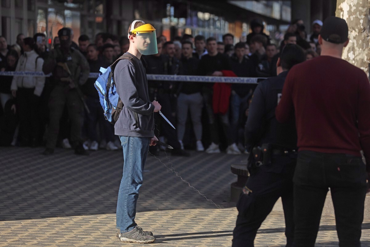 Ugotovitve o incidentu na Bavarskem dvoru: Uporaba paralizatorja ni bila strokovna