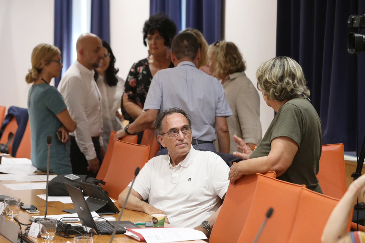 Izredna seja mariborskega mestnega sveta: Očitki Gibanju Svoboda, da jim gre samo za funkcije