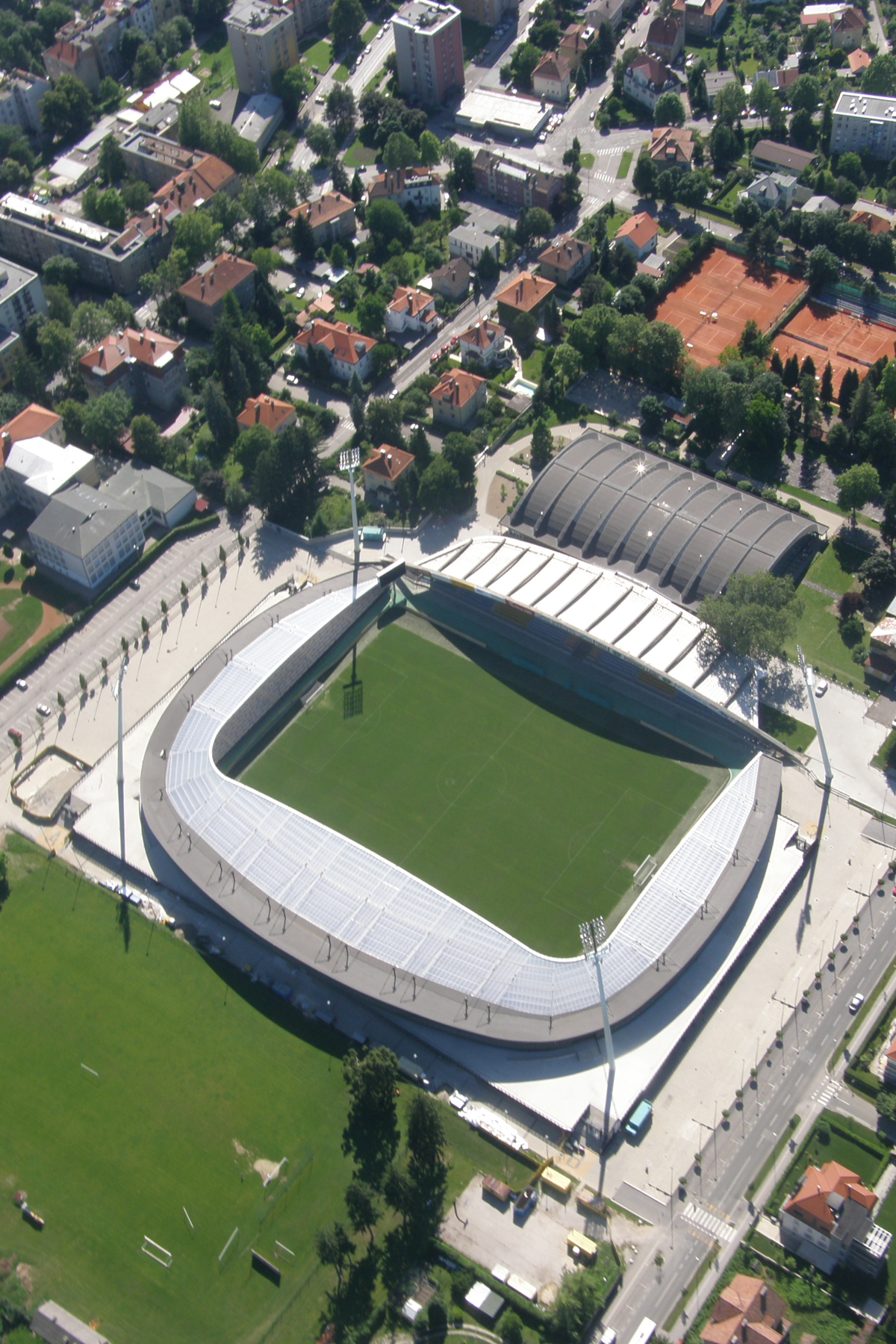 Zaradi tekme med Mariborom in Olimpijo zapora Mladinske